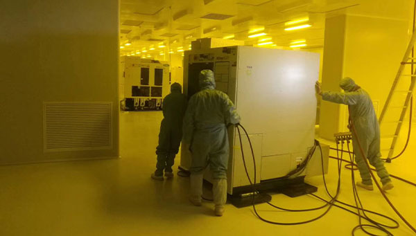 光刻機(jī)吊裝搬入